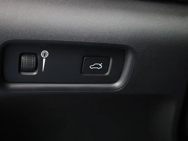 Polestar 2 (2022) — foto 26 van 49