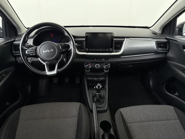 KIA Stonic (2022) — foto 23 van 23