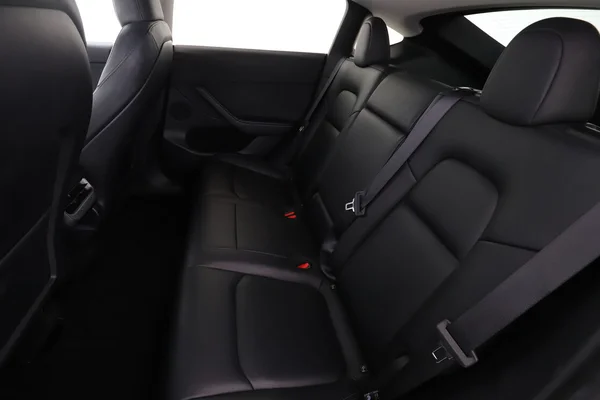 Tesla Model (2023) — foto 6 van 17
