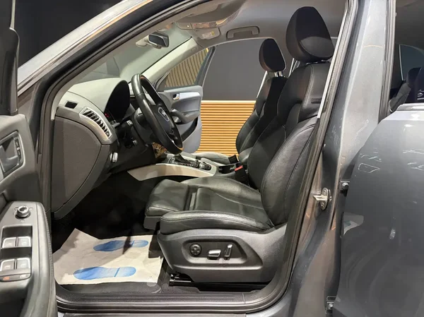 Audi Q5 (2015) — foto 28 van 28