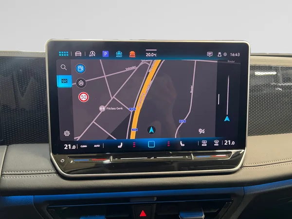 VOLKSWAGEN Tiguan (2024) — foto 2 van 16