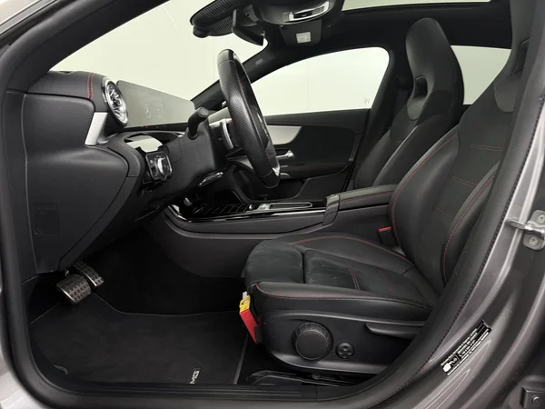 MERCEDES CLA 250 (2023) — foto 2 van 34