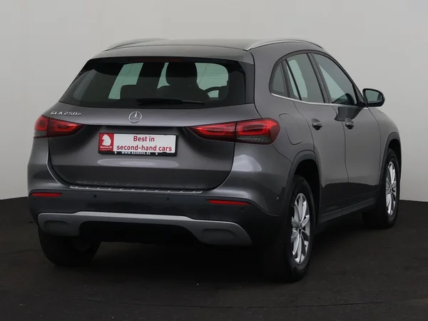 MERCEDES GLA 250 (2022) — foto 23 van 31