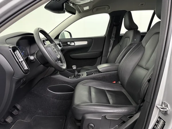 VOLVO XC40 (2019) — foto 2 van 27