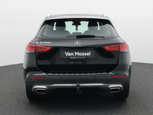 Mercedes-Benz GLA (2023) — foto 20 van 24