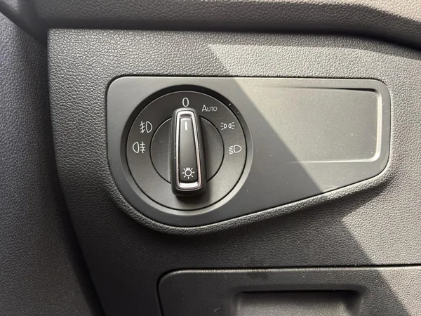 VOLKSWAGEN Tiguan (2019) — foto 7 van 22