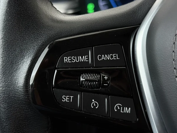 BMW 520 (2022) — foto 9 van 32