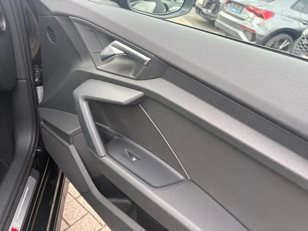 AUDI A3 Sportback (2024) — foto 13 van 24