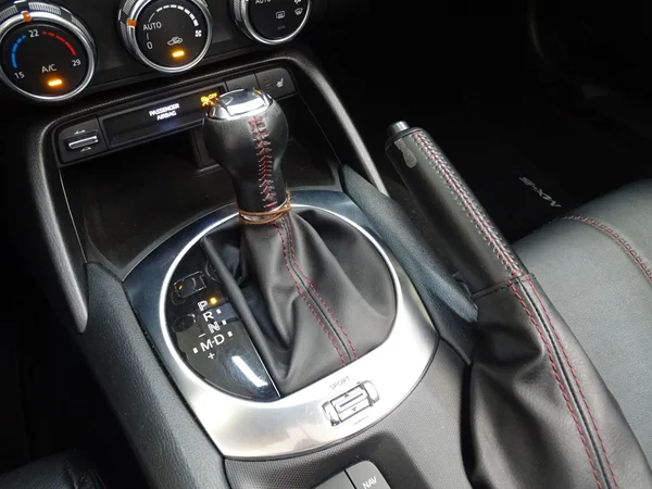 Mazda MX-5 (2017) — foto 14 van 25