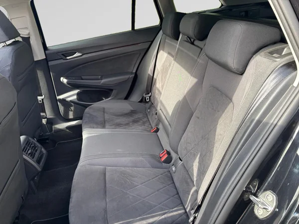 VOLKSWAGEN Golf Variant VIII Dsl (2023) — foto 11 van 24