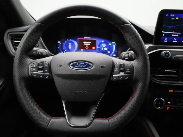 Ford Kuga (2023) — foto 43 van 45