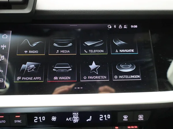 Audi A3 (2021) — foto 13 van 45
