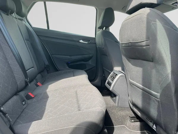 VOLKSWAGEN Golf VIII (2024) — foto 11 van 24