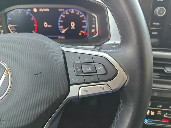 VOLKSWAGEN T-Roc (2024) — foto 3 van 18