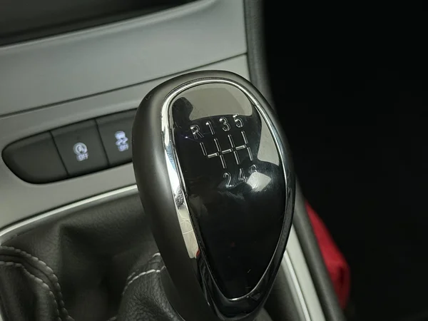 OPEL Astra (2022) — foto 4 van 25