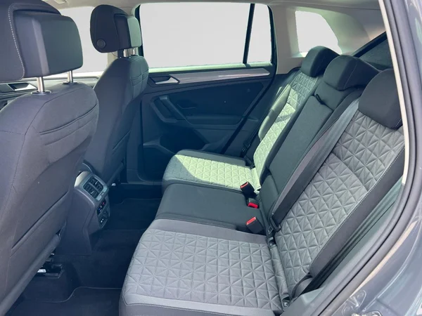 VOLKSWAGEN Tiguan (2022) — foto 5 van 18