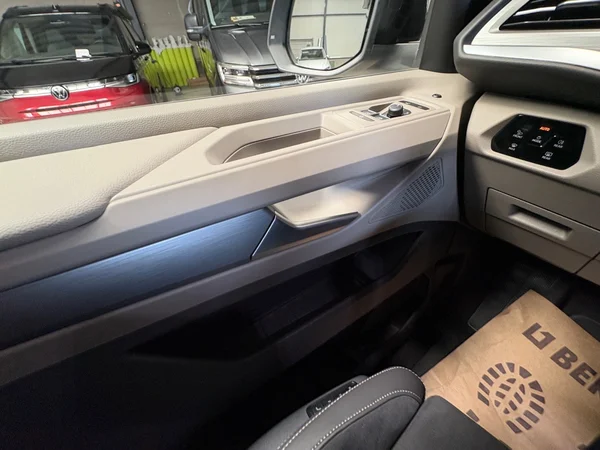 VOLKSWAGEN Multivan T7 Long Dsl (2025) — foto 7 van 24