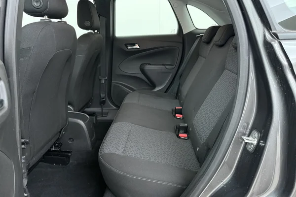 Opel Crossland (2022) — foto 16 van 17