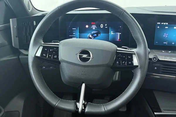 Opel Astra Sports Tourer (2025) — foto 2 van 26
