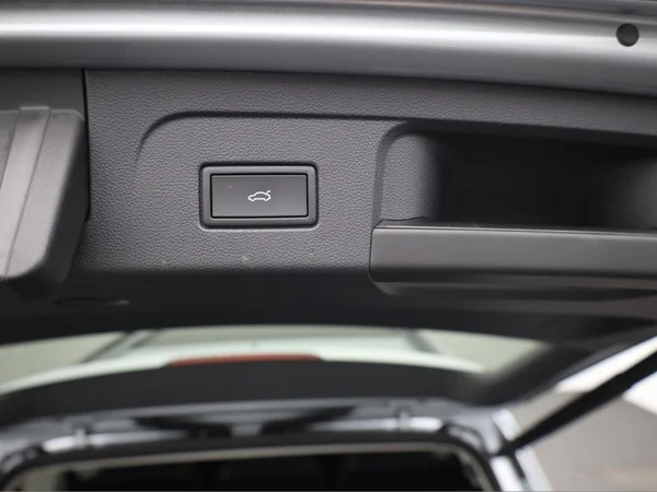 VOLKSWAGEN Touran (2026) — foto 5 van 23