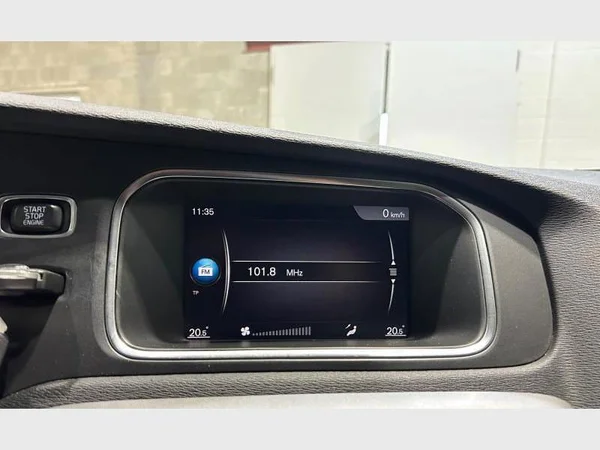Volvo V40 (2019) — foto 7 van 29