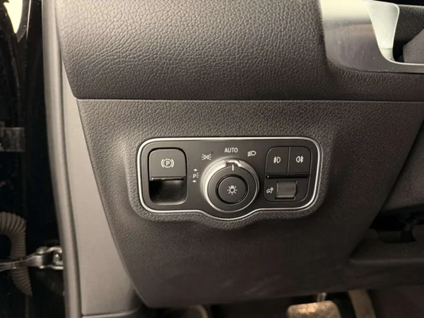Mercedes-Benz GLB (2024) — foto 15 van 22