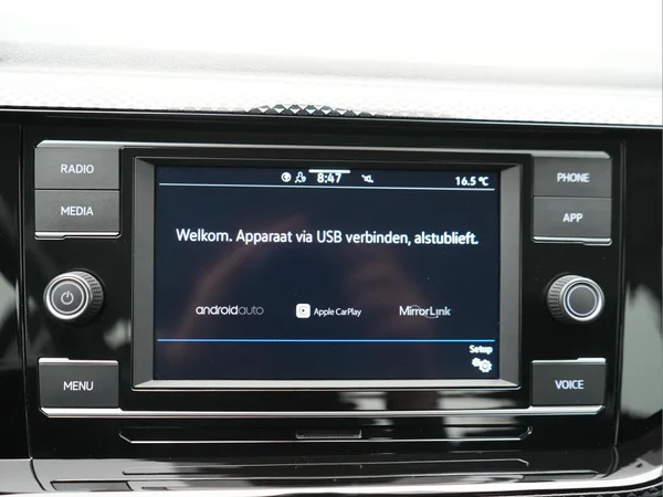 VOLKSWAGEN Polo (2023) — foto 16 van 24