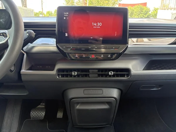 VOLKSWAGEN ID.Buzz (2024) — foto 3 van 24