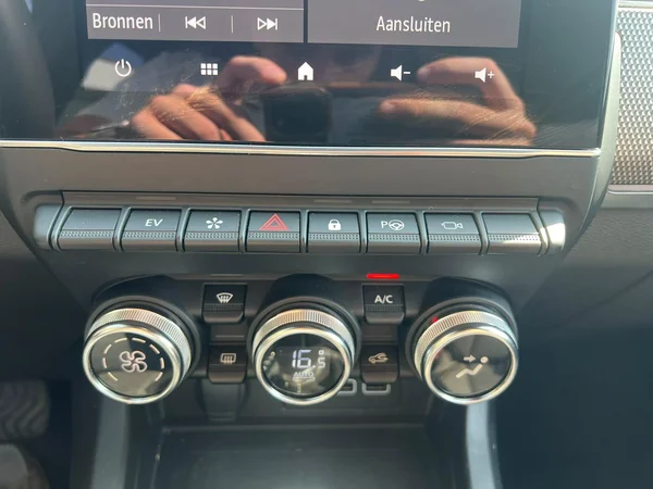 Renault Arkana (2025) — foto 7 van 20