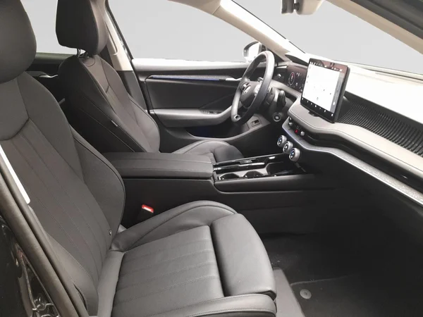 SKODA Superb Combi (2025) — foto 17 van 23