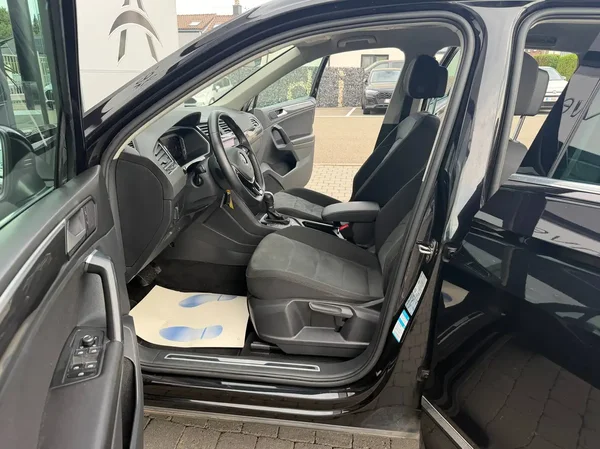 Volkswagen Tiguan (2019) — foto 22 van 24
