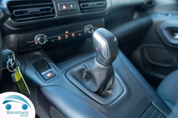 Peugeot RIFTER (2020) — foto 30 van 37