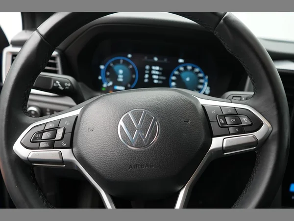VOLKSWAGEN Amarok Double Cab Dsl (2025) — foto 8 van 21