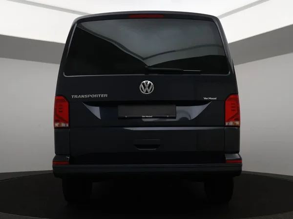 Volkswagen Transporter (2024) — foto 3 van 30
