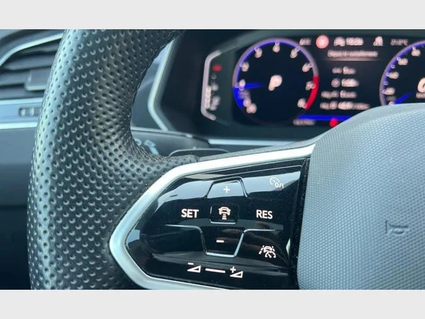 Volkswagen Tiguan (2022) — foto 8 van 27