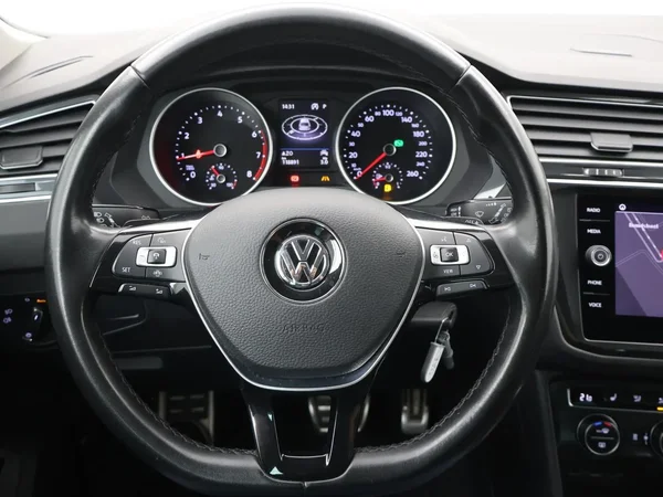 Volkswagen Tiguan (2020) — foto 7 van 27