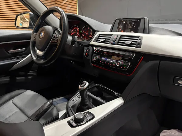 Bmw 316 (2017) — foto 7 van 24