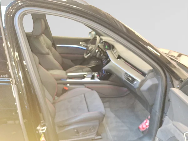 AUDI Q8 e-tron Sportback (2025) — foto 24 van 24