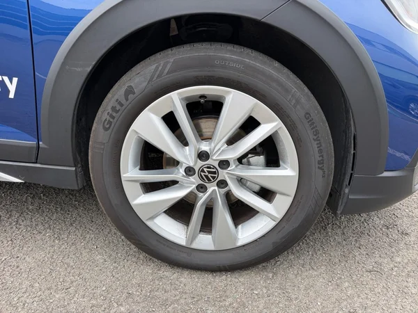 VOLKSWAGEN Taigo (2025) — foto 16 van 23