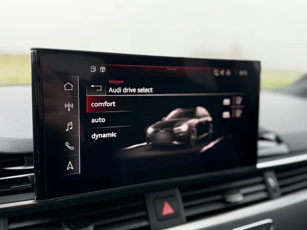 AUDI RS4 Avant (2021) — foto 16 van 30