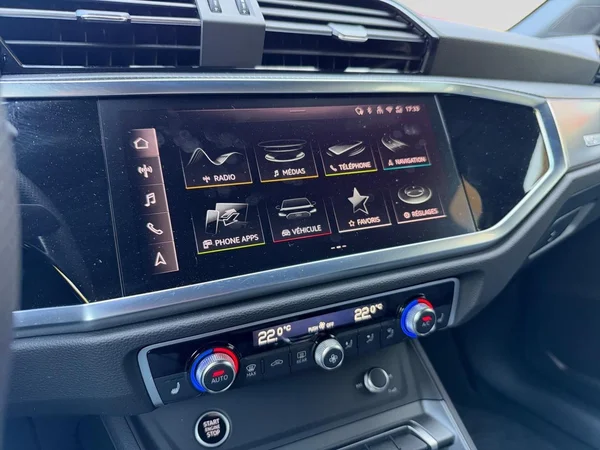 AUDI Q3 Sportback (2025) — foto 2 van 17