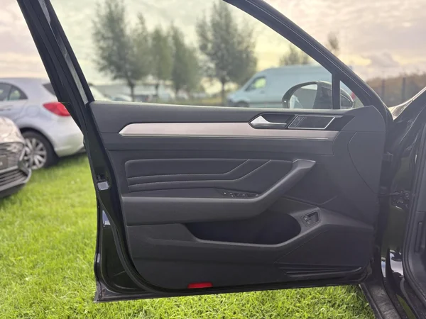 Volkswagen Passat (2021) — foto 10 van 12