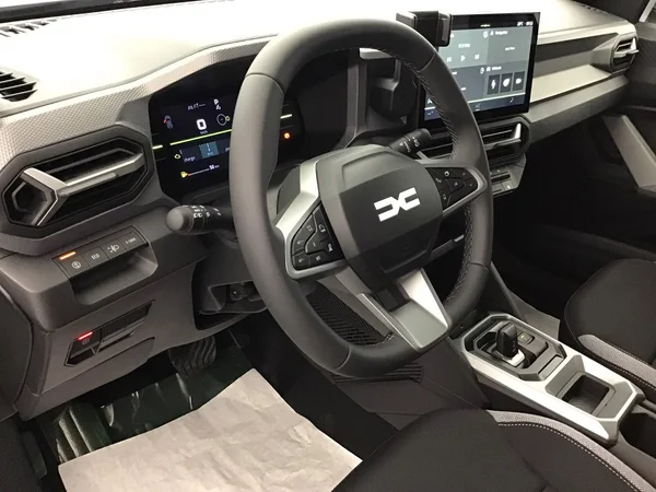 Dacia Duster Hybrid (HEV) (2026) — foto 2 van 30