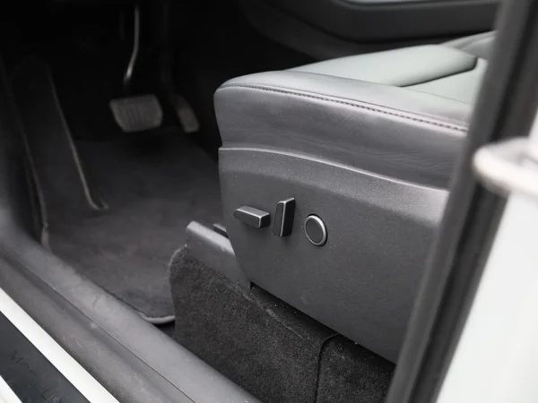 Tesla Model Y (2023) — foto 29 van 43