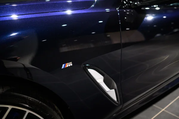 BMW M8 (2023) — foto 38 van 38