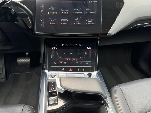 AUDI e-tron (2022) — foto 2 van 28