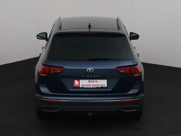 VOLKSWAGEN Tiguan (2022) — foto 25 van 28