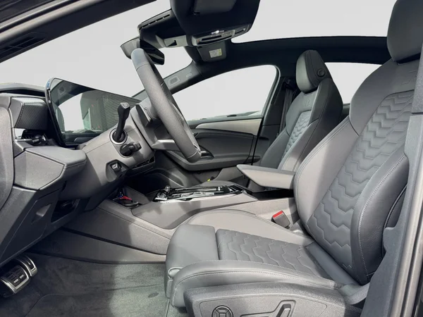 AUDI A6 Sportback e-tron (2025) — foto 16 van 24
