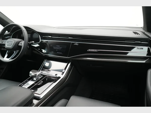 AUDI Q7 PHEV (2024) — foto 34 van 37