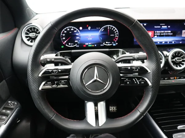 Mercedes-Benz GLA (2025) — foto 11 van 36